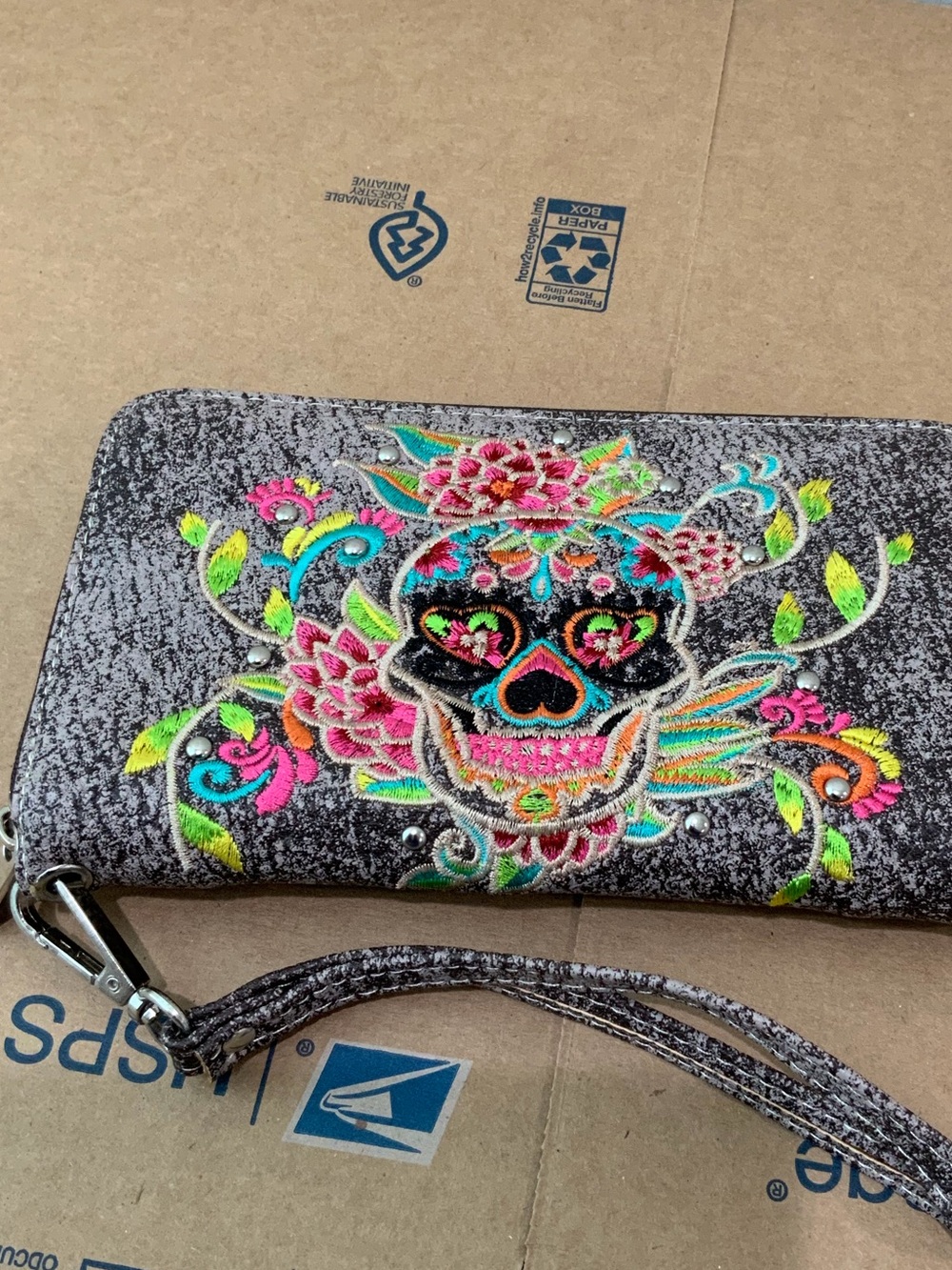 Embroidered Sugar Skull Wristlet Wallet - Multicolor